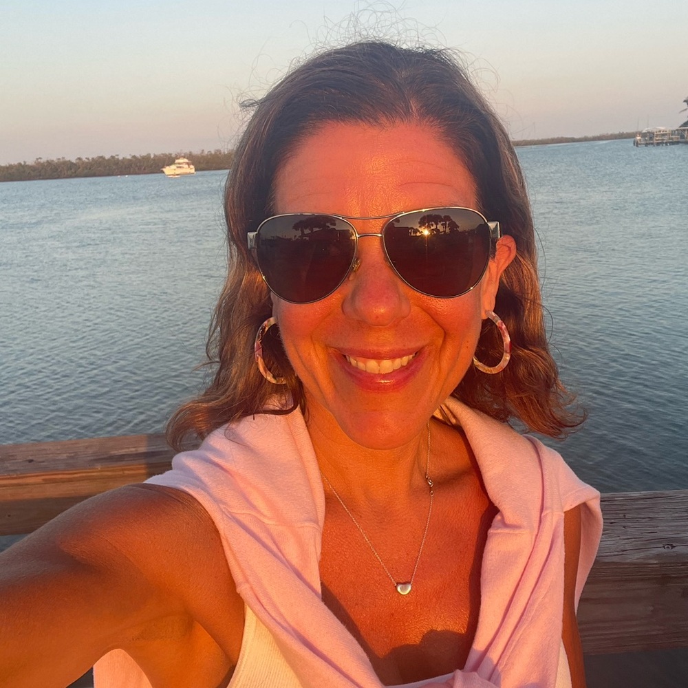 Meet your Posher, Jennifer
